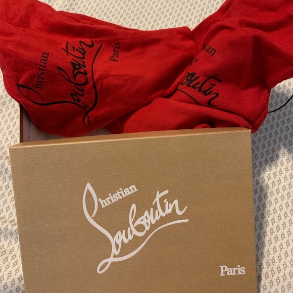 Christian Louboutin (Red Bottoms) size 40. Nude - Picture 2 of 7